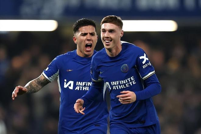 开云·体育官网-多伦多猛龙发布备战花絮，清晨主帅复盘，法甲任务艰巨，轮换策略成焦点(足坛最新转会一览表)