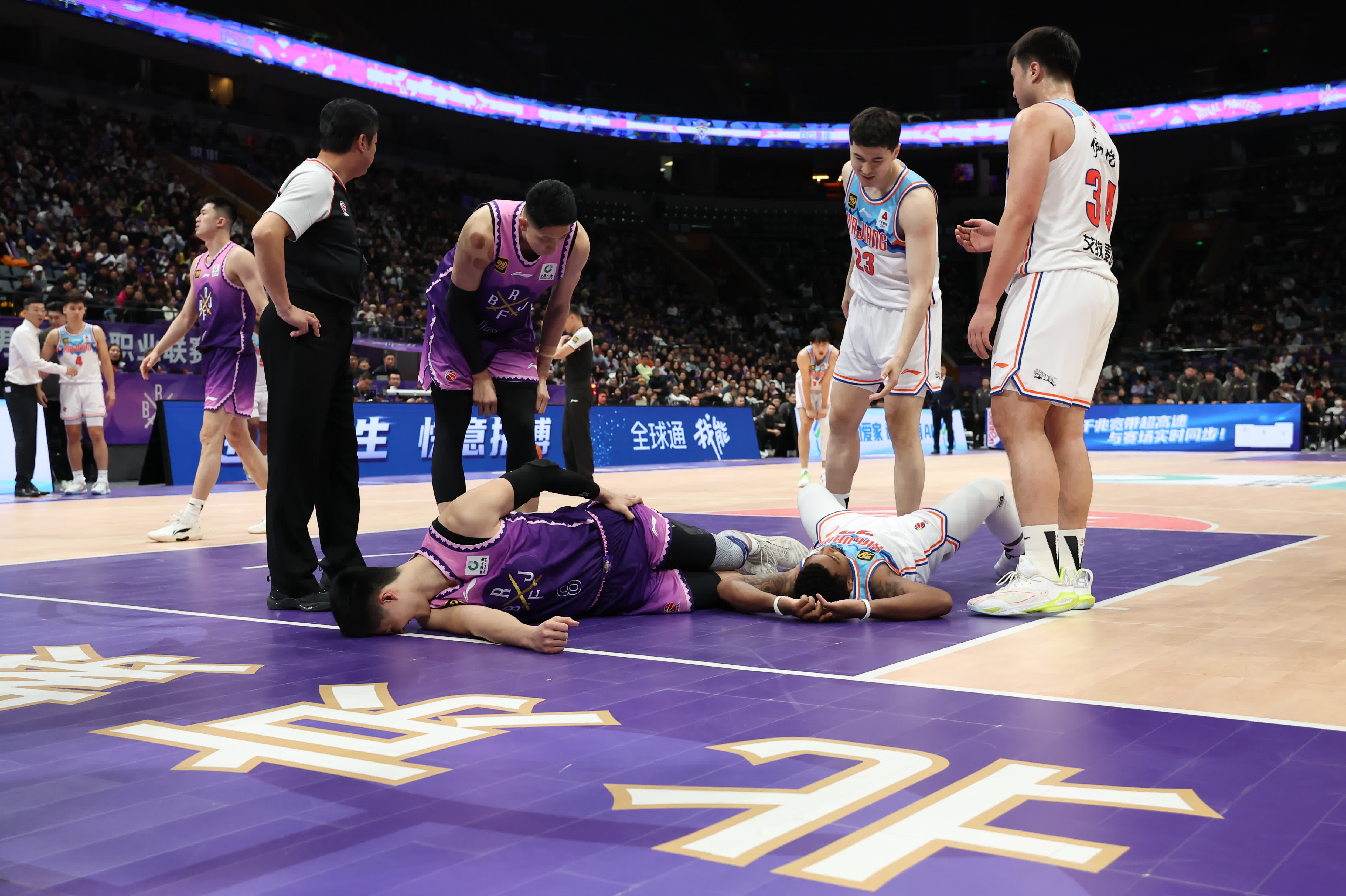 包含迈阿密热火发布备战花絮；今晚远射贴柱；CBA季后赛任务艰巨；赛程密集仍需轮换的词条