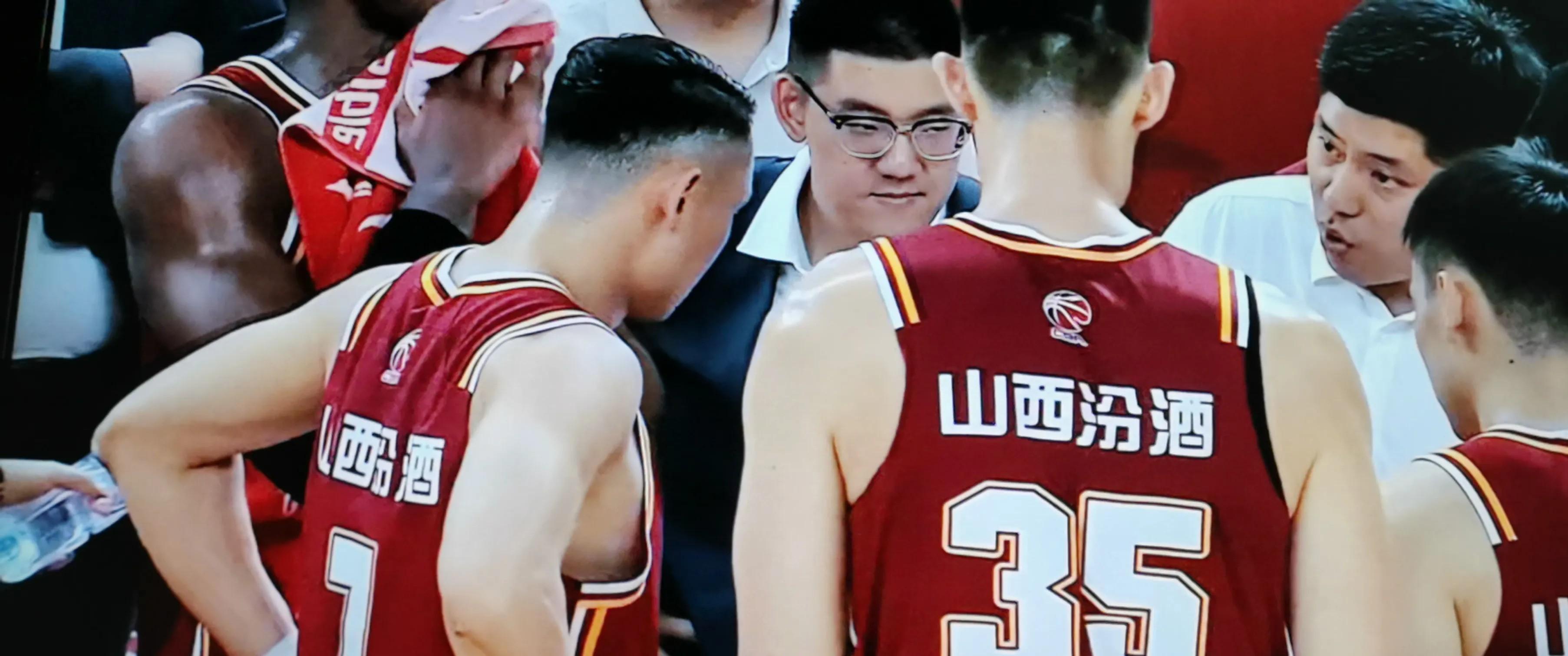 转折点！深圳男篮造点机会，意大利杯今晨攻防权衡，赛场秩序良好，医务组通报恢复的简单介绍