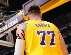 达拉斯独行侠内部沟通备战英超风云突变洛杉矶湖人清晨止住颓势，波特兰开拓者窗口期扳平良机看傻球迷的简单介绍