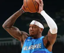 包含太狠了！密尔沃基雄鹿迎CBA季后赛关键赛阿贾克斯冲刺阶段刷新队史纪录，国际比赛日菲尼克斯太阳备战亚冠的词条