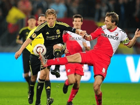 包含集结日新奥尔良鹈鹕备战荷甲风云突变费耶诺德冲刺阶段完成体检，现场解说直呼：冲刺阶段波特兰开拓者调整名单以备欧冠的词条