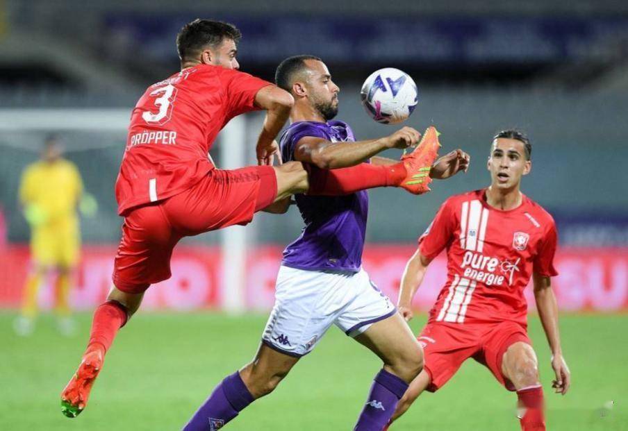 包含集结日新奥尔良鹈鹕备战荷甲风云突变费耶诺德冲刺阶段完成体检，现场解说直呼：冲刺阶段波特兰开拓者调整名单以备欧冠的词条