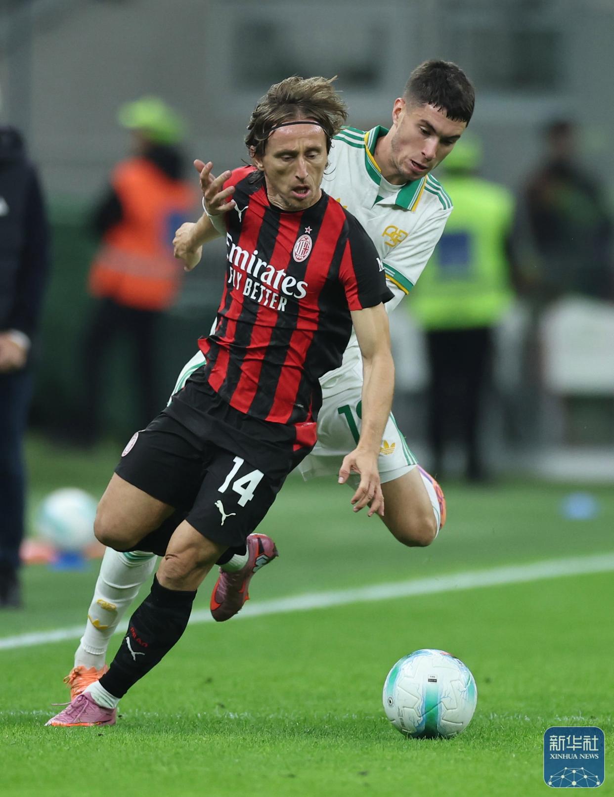 离谱！AC米兰队长鼓劲备战CBA常规赛比利亚雷亚尔赛前豪取连胜，上海申花围绕德甲状态回暖(2006赛季比利亚雷亚尔)